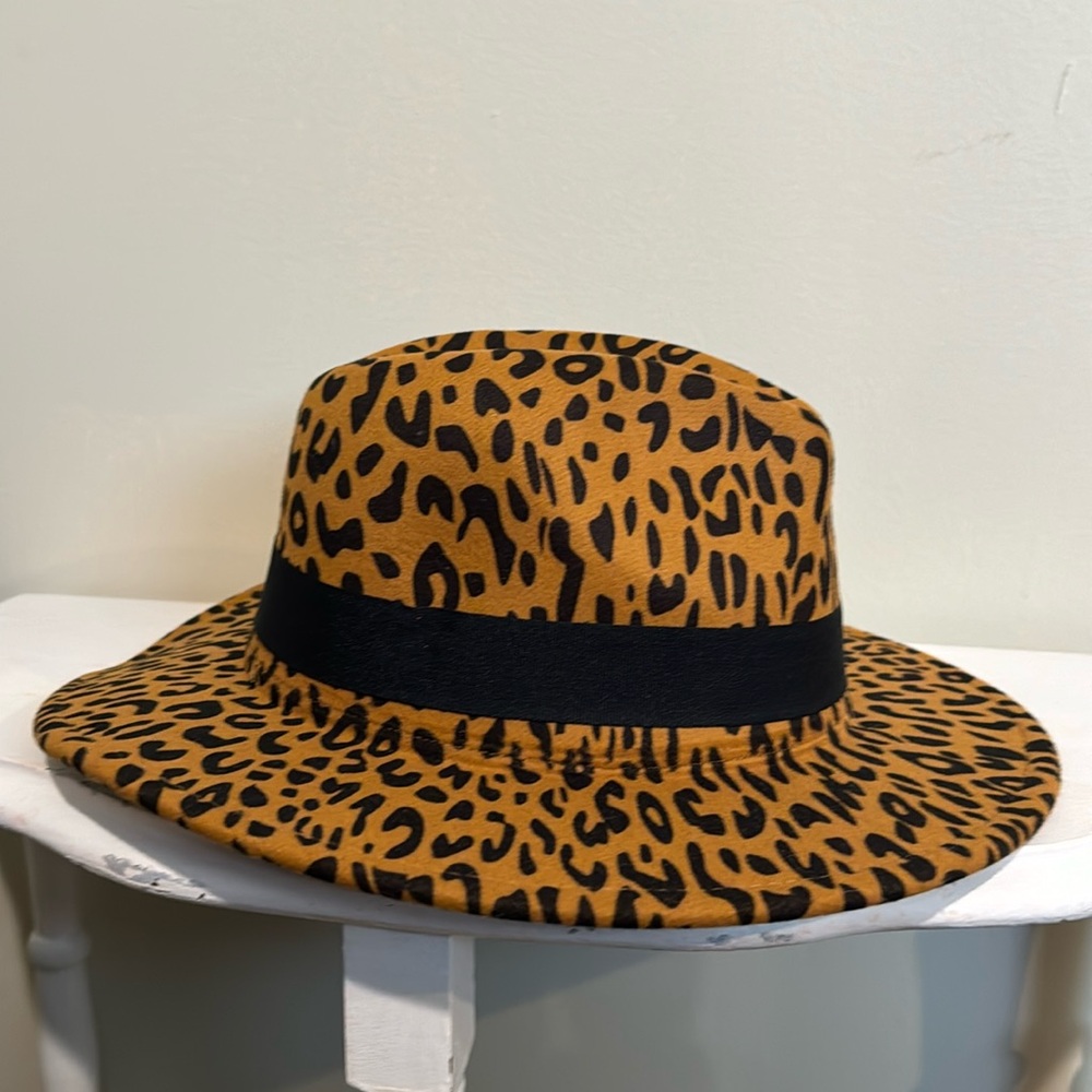Cheetah print fedora hat